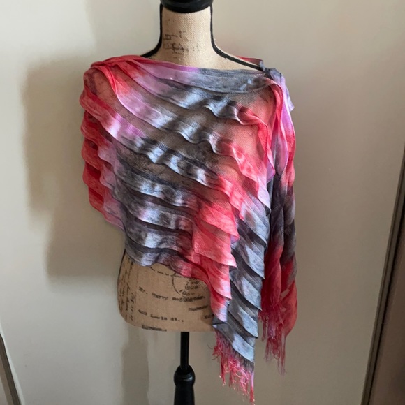 Beautiful tie dye poncho with ruffles. - Picture 1 of 4
